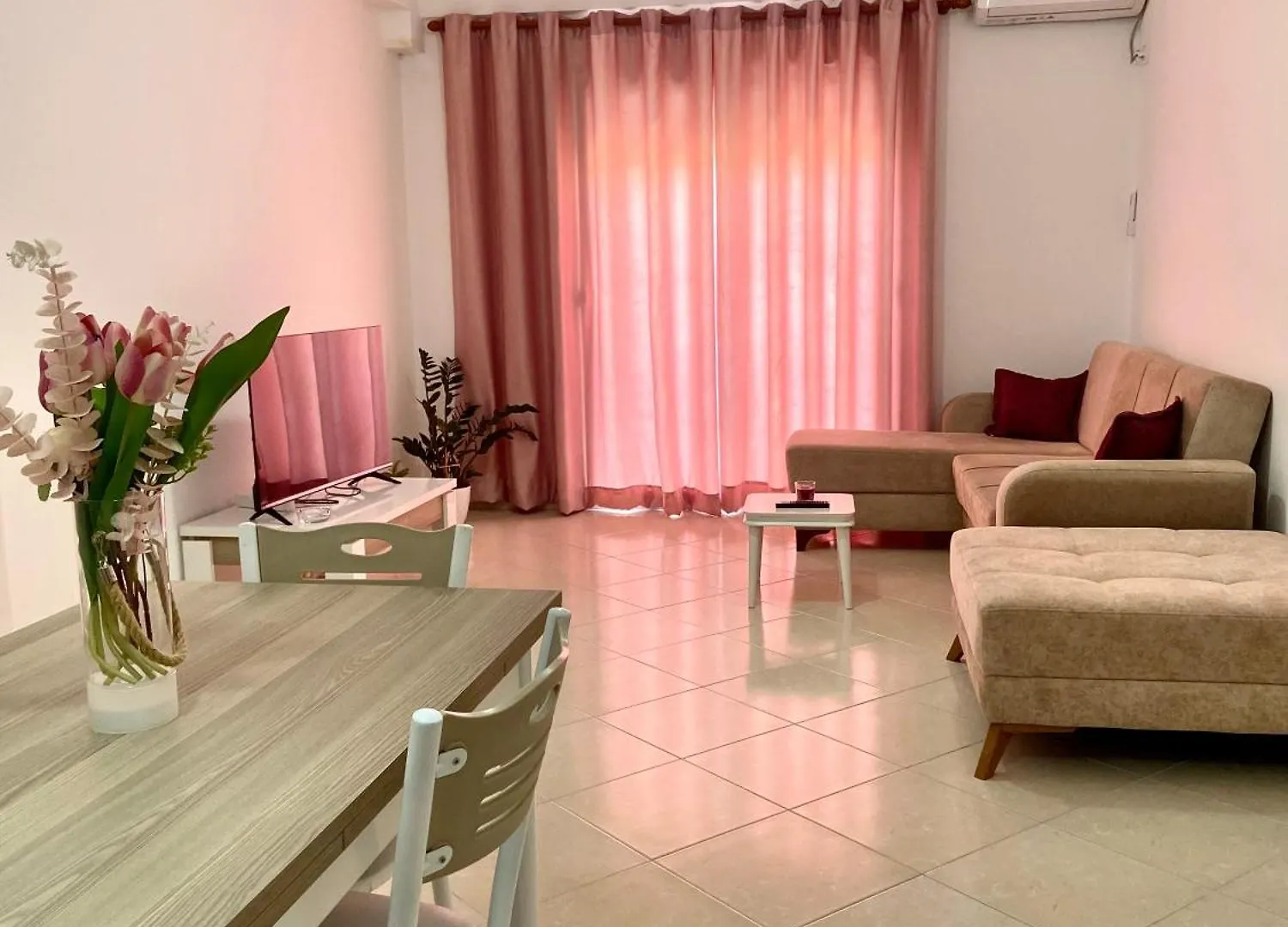 Jessies Apartment Vlore